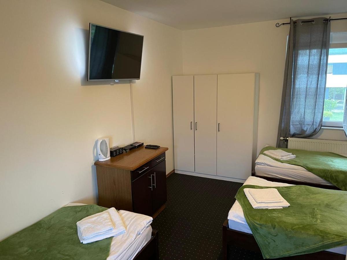 451 Rooms Грац Екстериор снимка