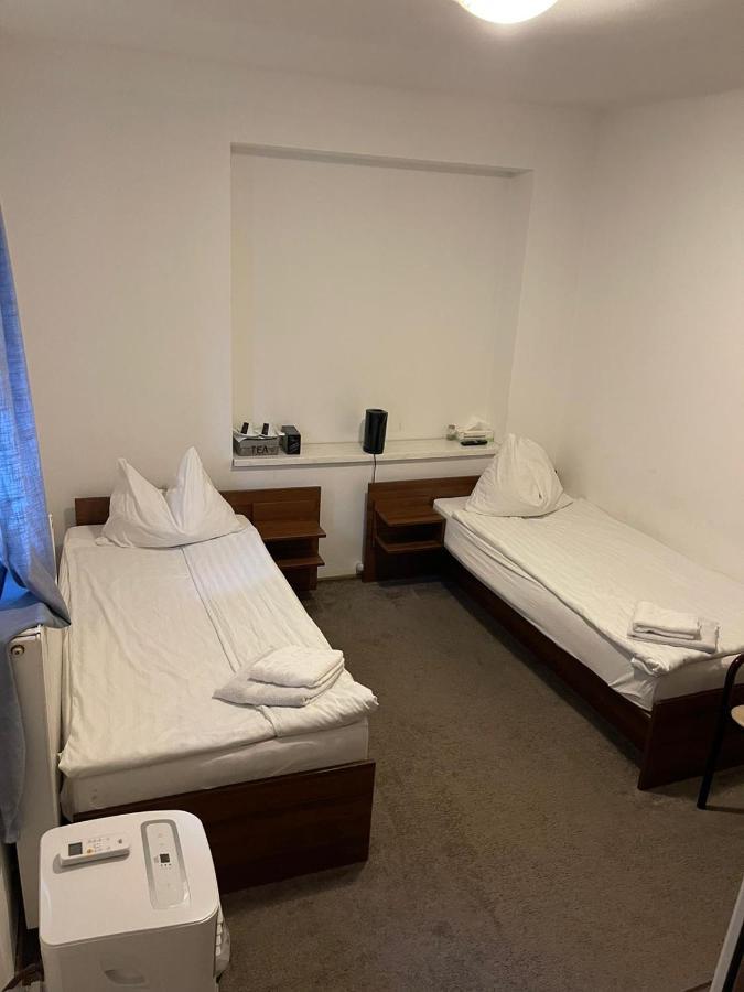 451 Rooms Грац Екстериор снимка