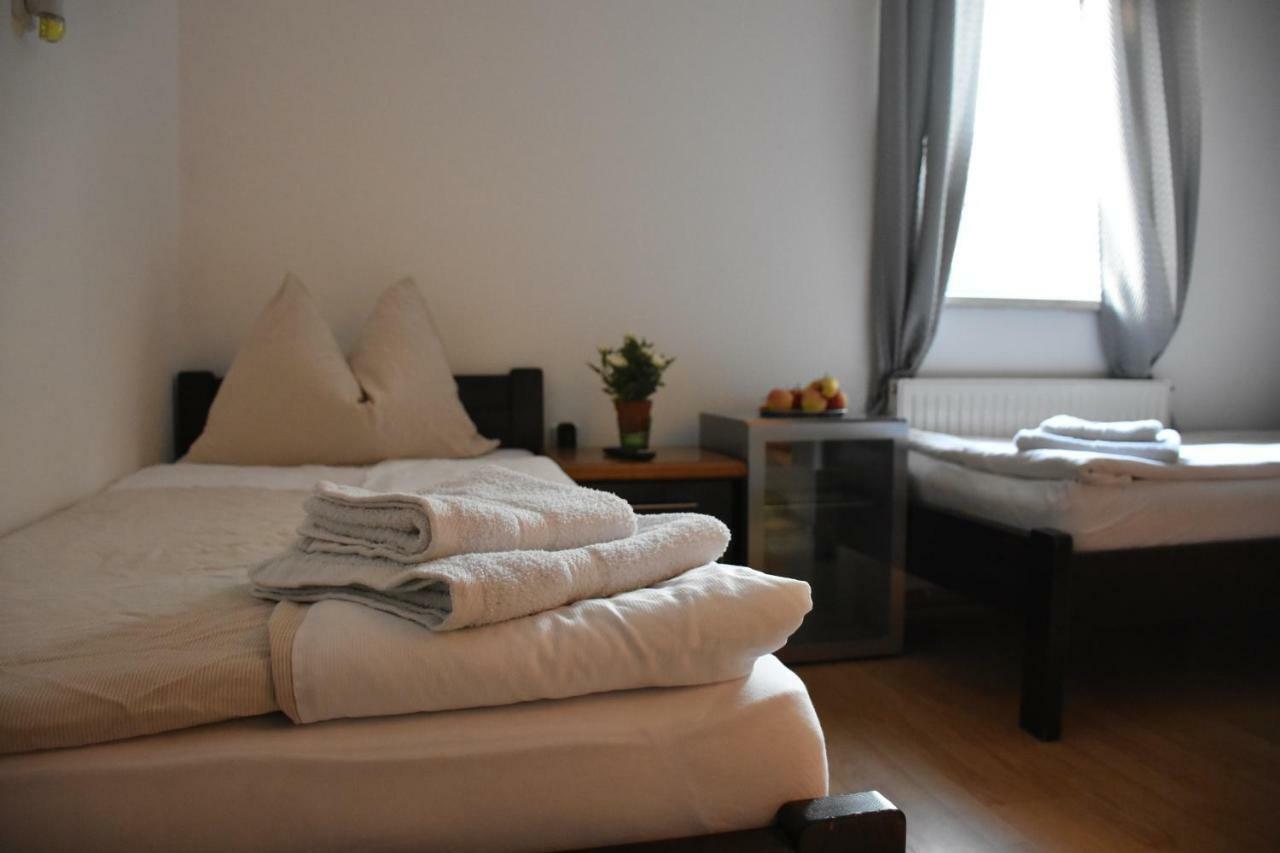 451 Rooms Грац Екстериор снимка