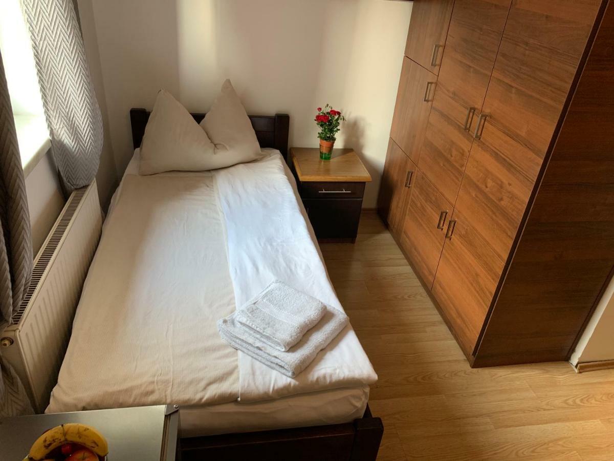 451 Rooms Грац Екстериор снимка