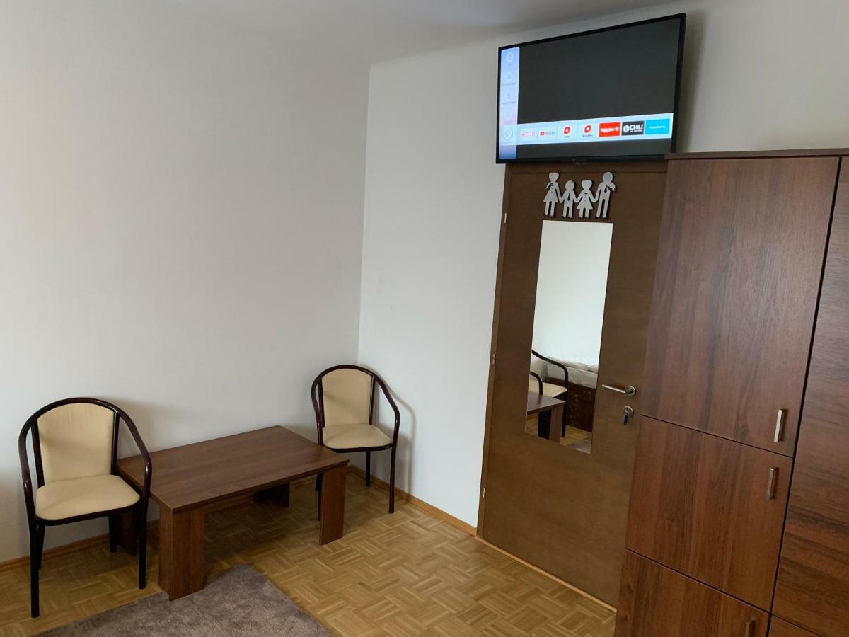 451 Rooms Грац Екстериор снимка